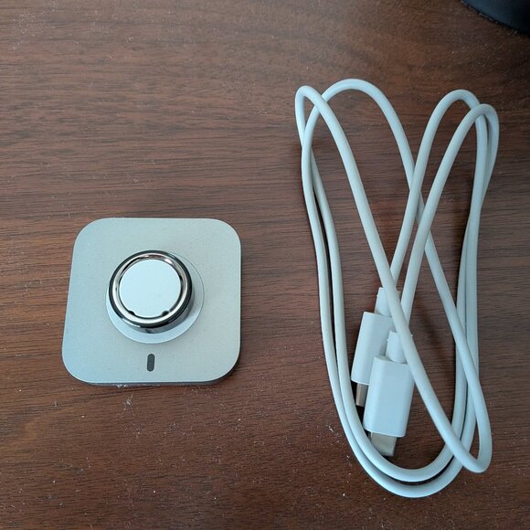 Oura - Ring 4 - Smart Ring Size 7 - Picture 1 of 2